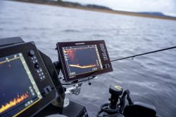 Humminbird XPLORE 10 CMSI+ kaikuplotteri peräpeilianturilla